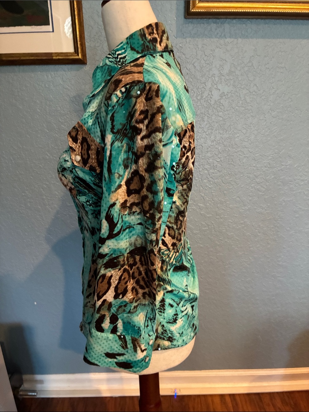 Cache Button Down Top - Picture 8 of 9